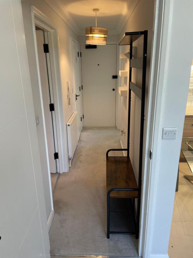 Central and peaceful two bedroom flat in town - B&B