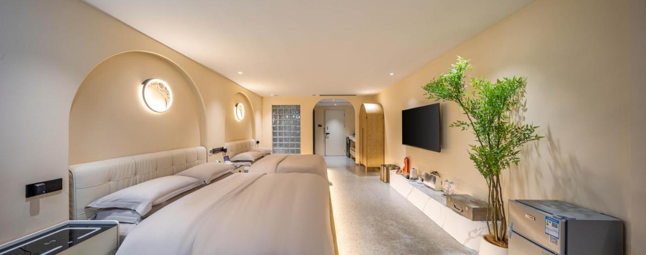Familienzimmer mit Badewanne