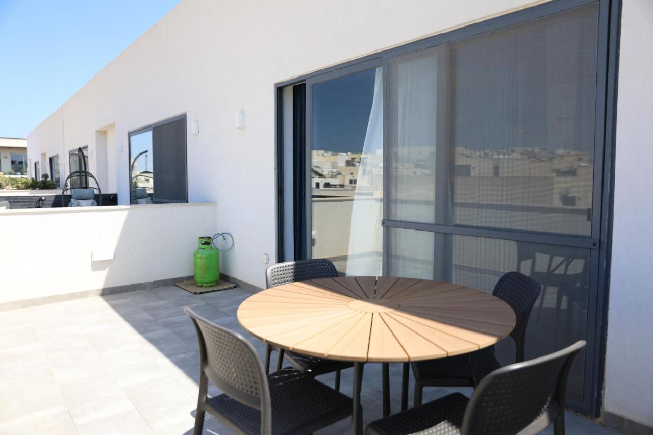 Penthouse with Terrace in Malta - B&B