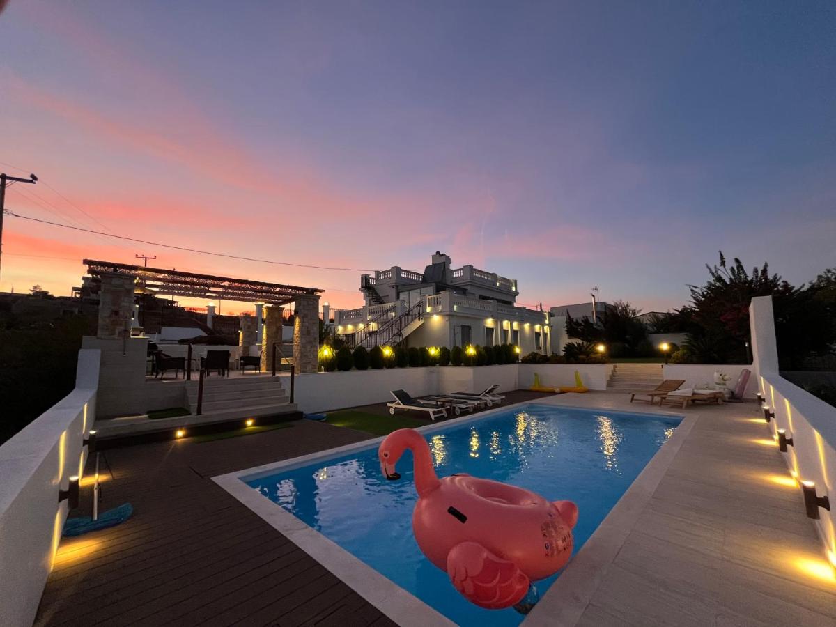 The White House Beach Villa - Chambres d'hôtes Rafína