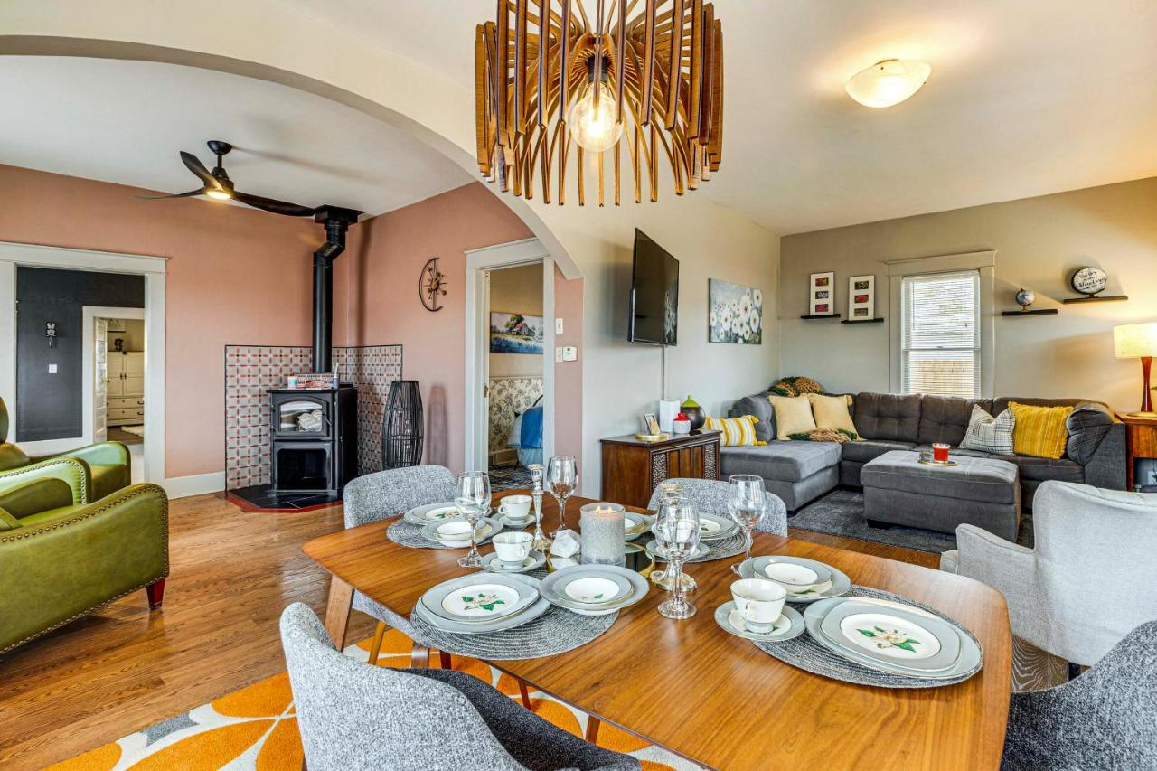 1 Block to Main St Charming Montrose Home with Yard - Chambres d’hôtes