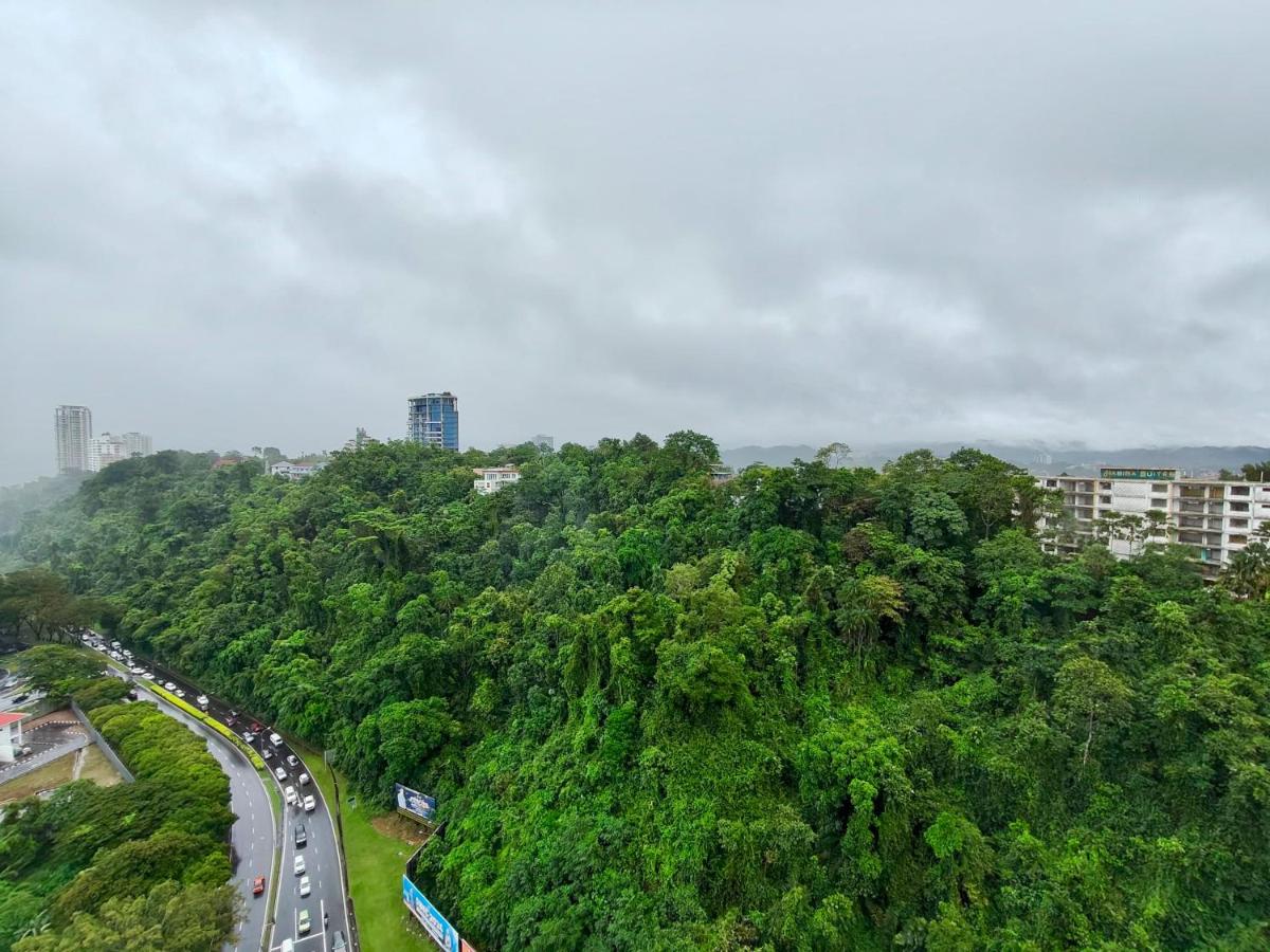 PohonHijau Nearby Jesselton Point Kota Kinabalu - Chambres d'hôtes Kota Kinabalu