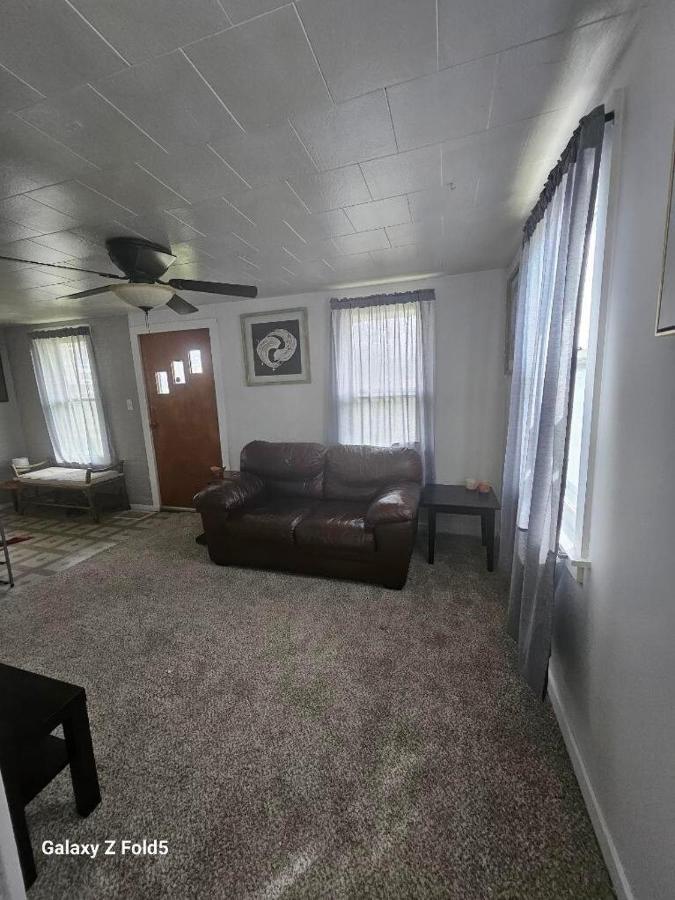Cozy Retreat With Dine-in Kitchen - B&B Cedar Rapids