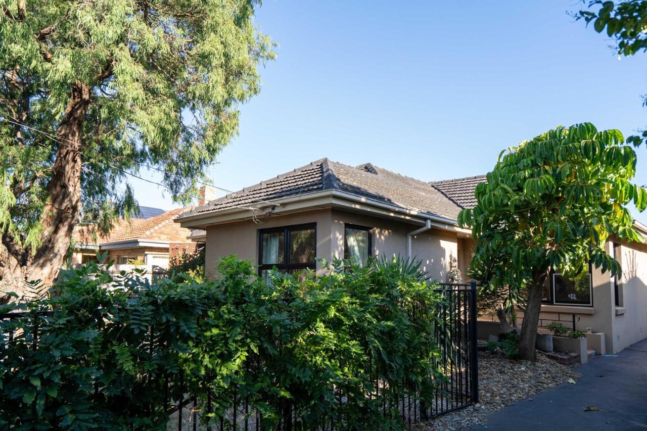 Classic Patterson Charm with Modern Comfort - Bed and Breakfast Moorabbin