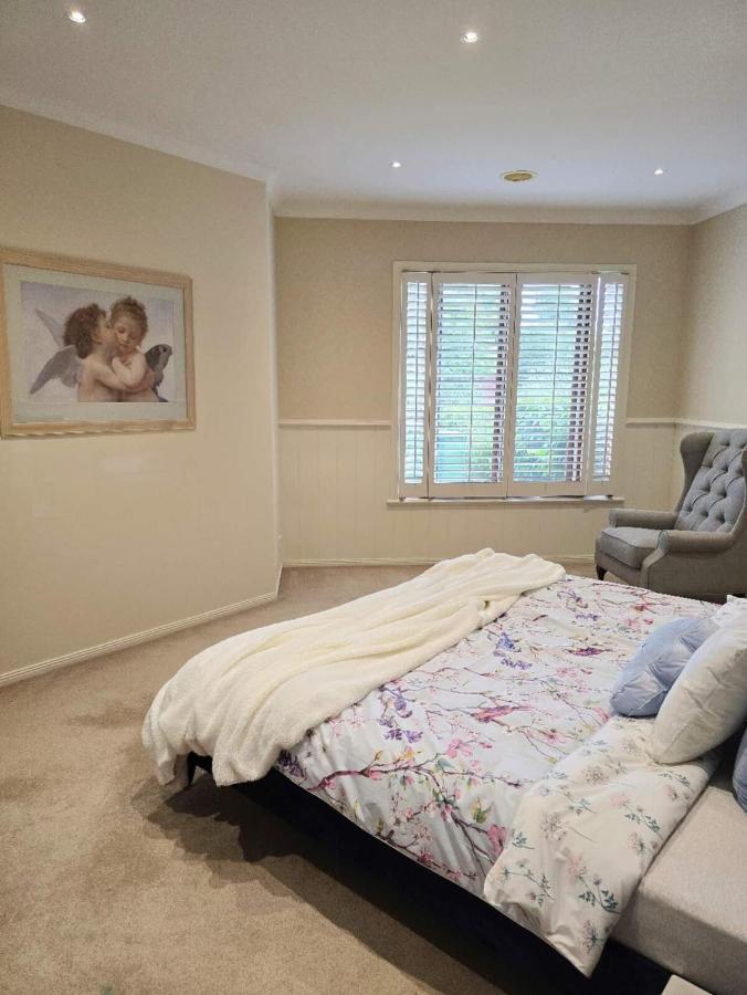 Spacious Serene Luxury Retreat - Bed and Breakfast