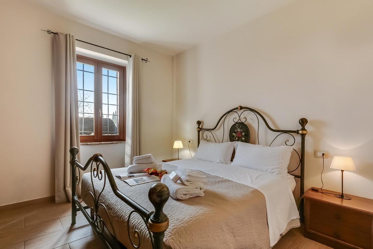 One-Bedroom Apartment with Terrace