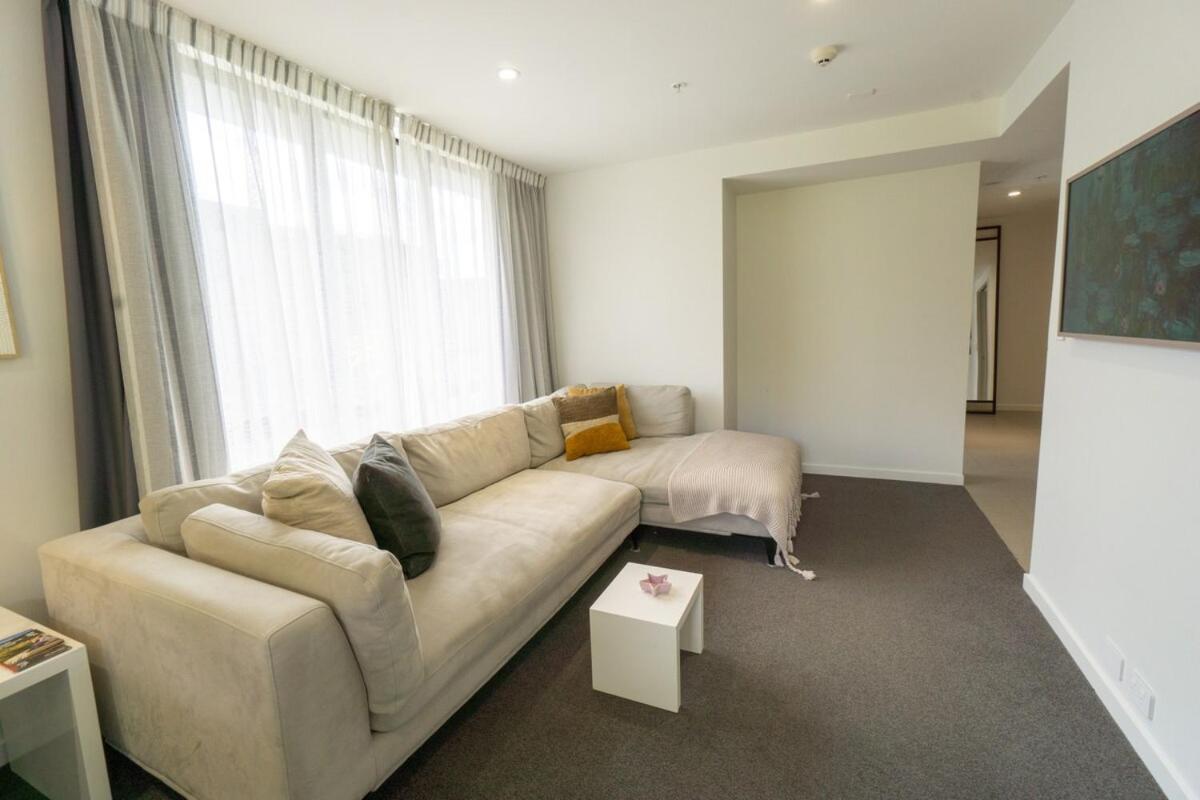 Touch of Class CBD, free park - B&B