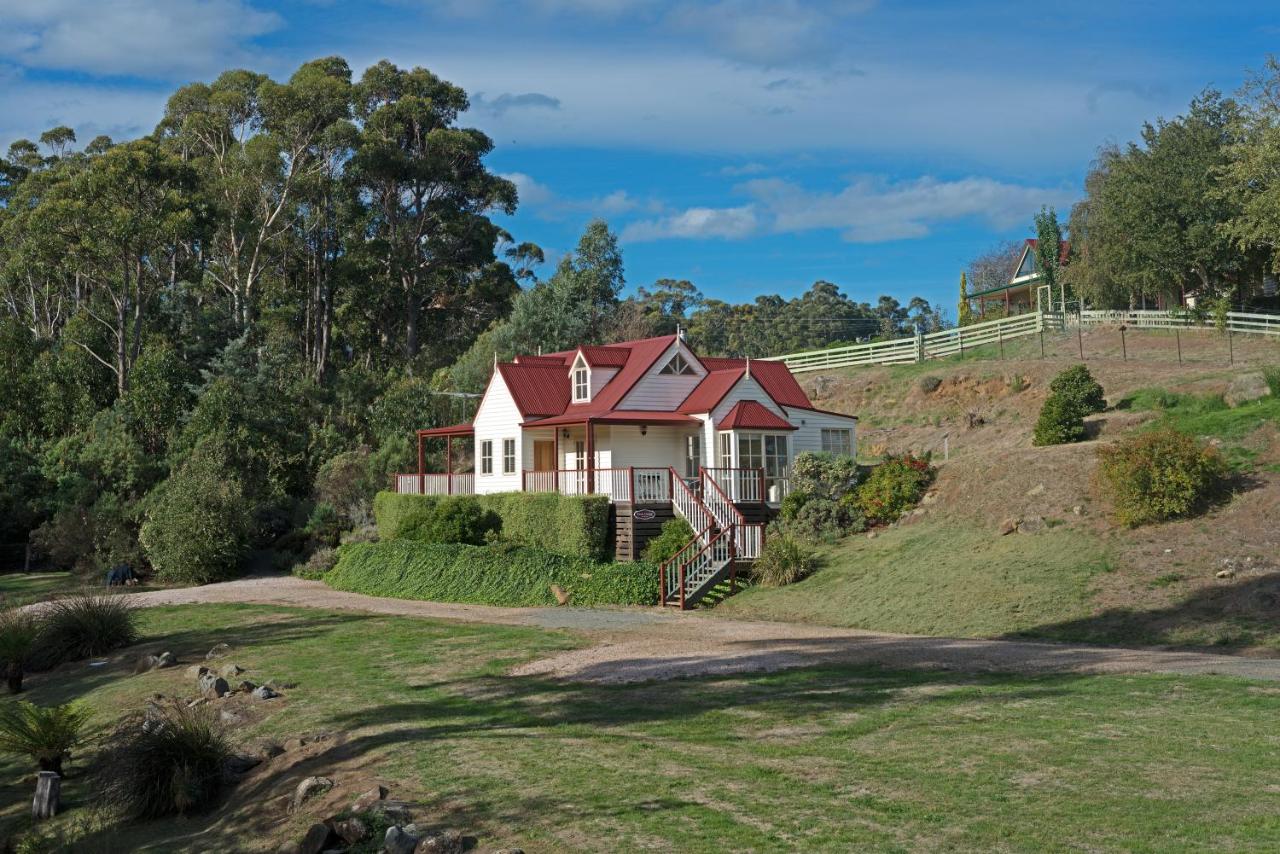 CRABTREE RIVERFRONT COTTAGES Beautiful peaceful location RELAX & ENJOY - B&B