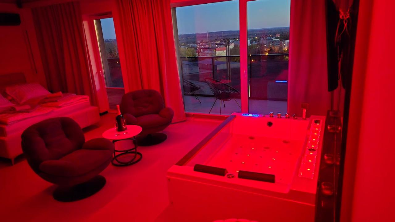 Apartament dla dwojga z jacuzzi na wyłączność - B&B Świecie