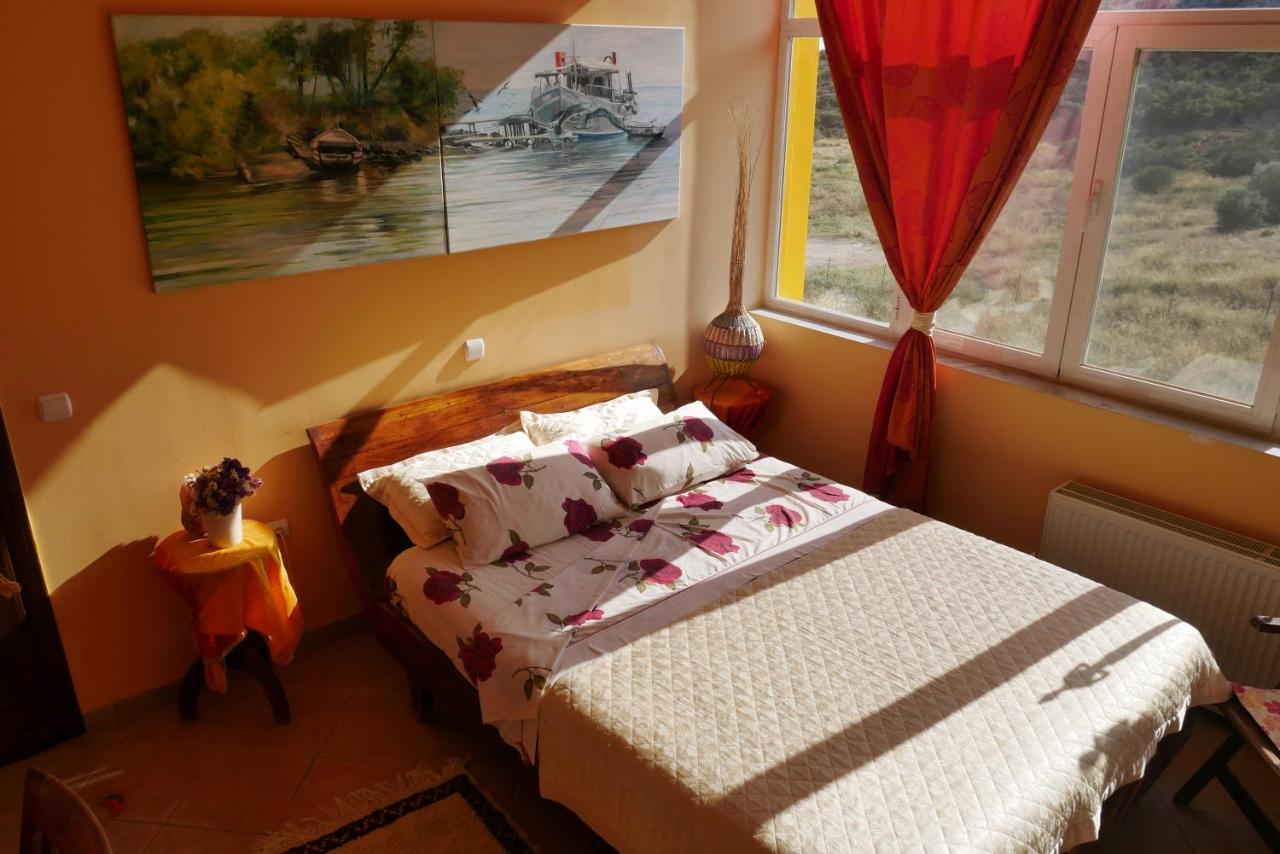 Terra - Double Room with external shared bathroom and shared terrace