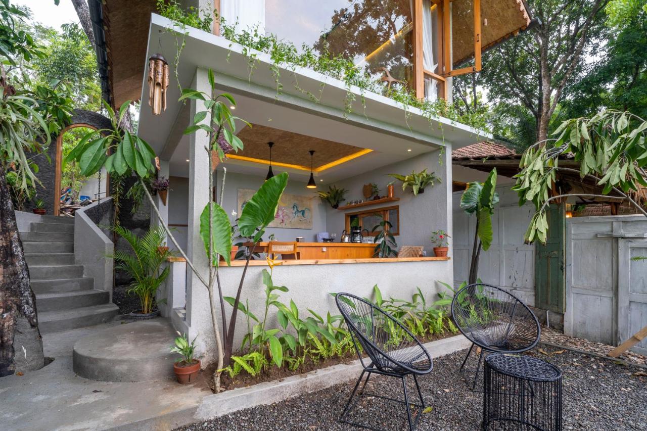 Villa with Garden View