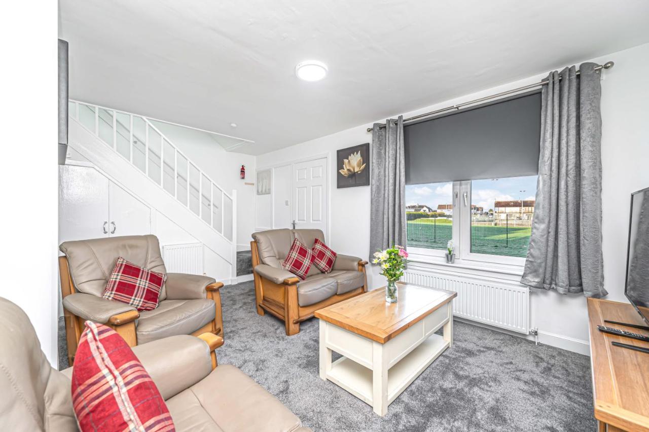 Pure Home Oakley Park View By Tba - B&B Dunfermline