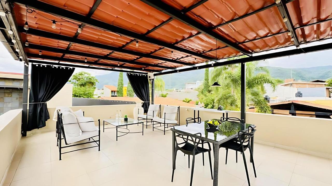 1 Bed Guesthouse - Bikes - Patio - Gym - Pickleball Court - Golf Cart - Scooters - B&B Ajijic