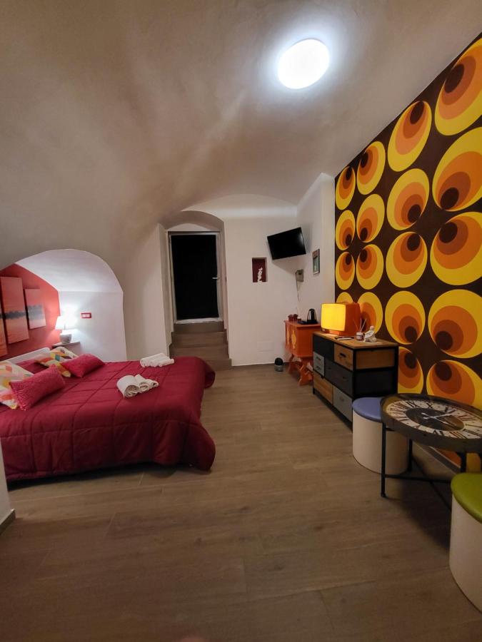 Le Segrete del pozzo 80's Room - B&B