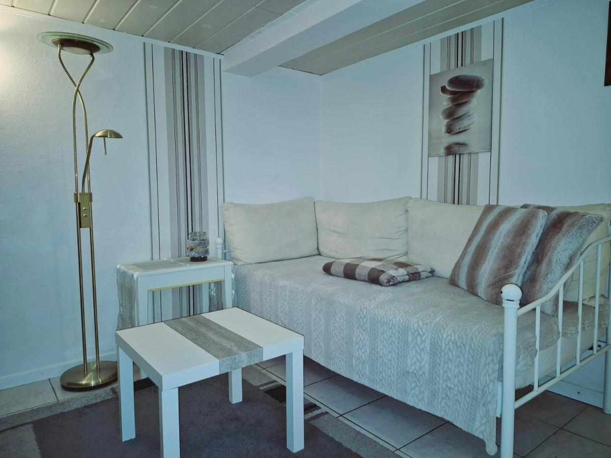 Untergeschoss, Kælder, Basement in ruhiger Wohngegend - B&B
