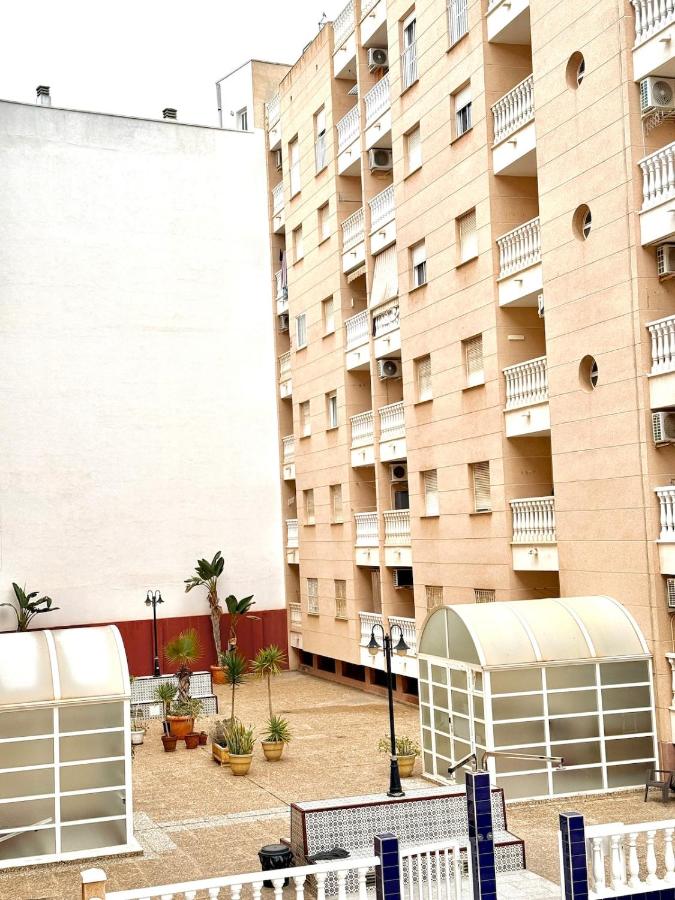 Mar&Sol Apartments with 2 BR and Pool - B&B Torrevieja