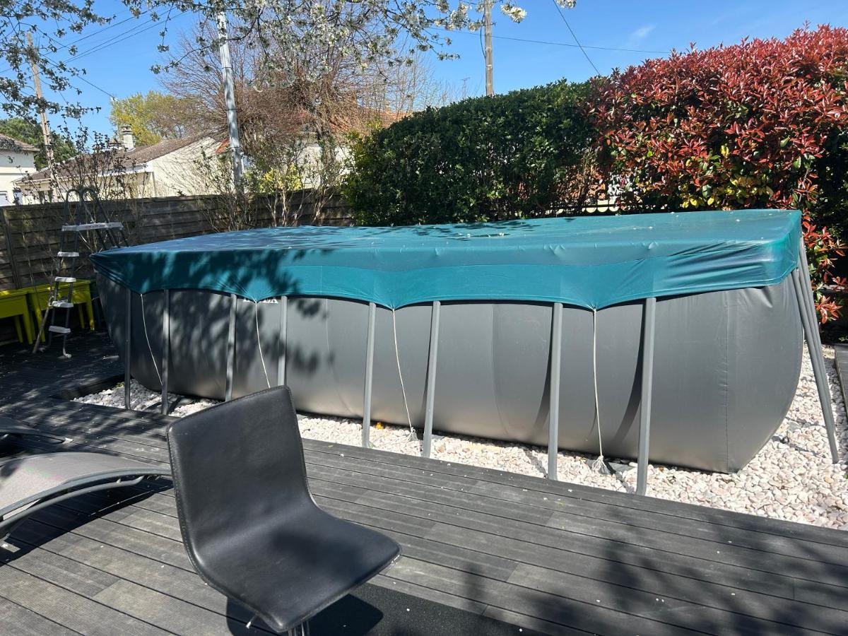 Villa Oasis près de Paris avec Piscine Chauffée, Sauna et Jacuzzi pour 15 Personnes - B&B Villemoisson-sur-Orge