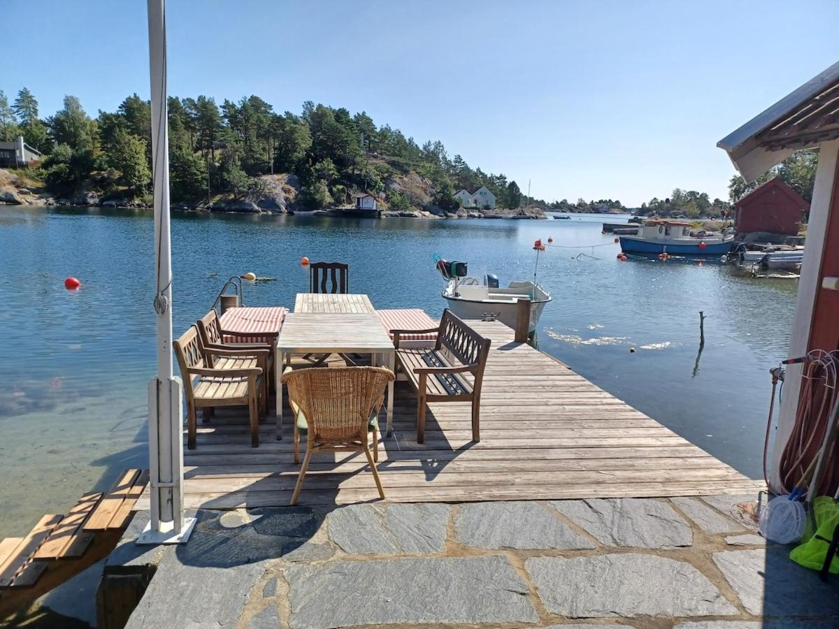 Large house with sea arch, beach and jetty - B&B Lillesand