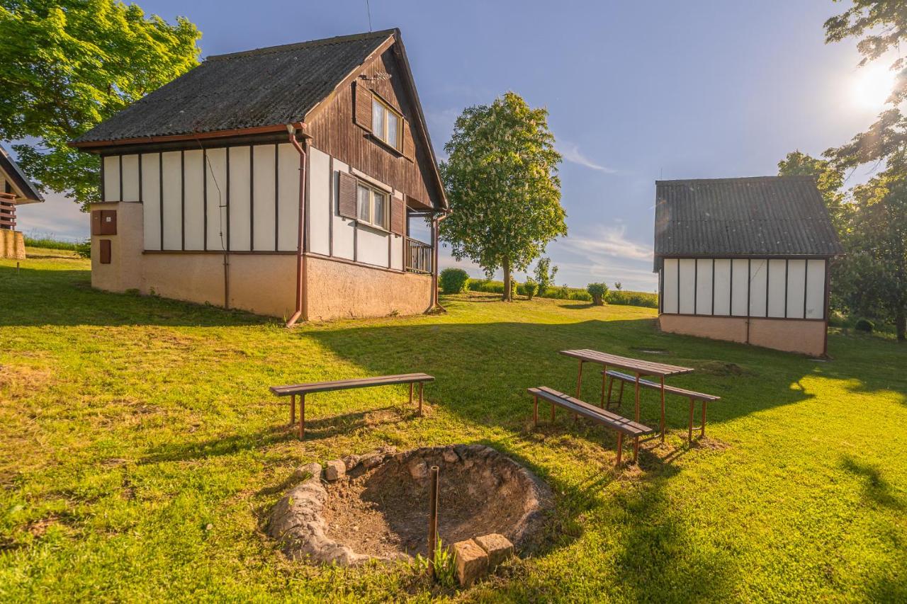 Ubytování u Foltýnů - chatičky Hracholusky - B&B