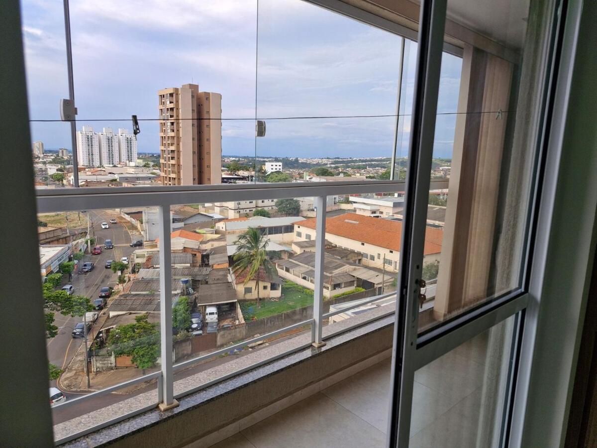 Apartamento bem localizado no centro, próximo ao barreiro - Bed and Breakfast Araxá