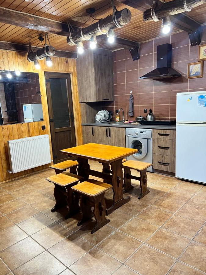 Подільська оселя - Bed and Breakfast Kamianets-Podilskyi