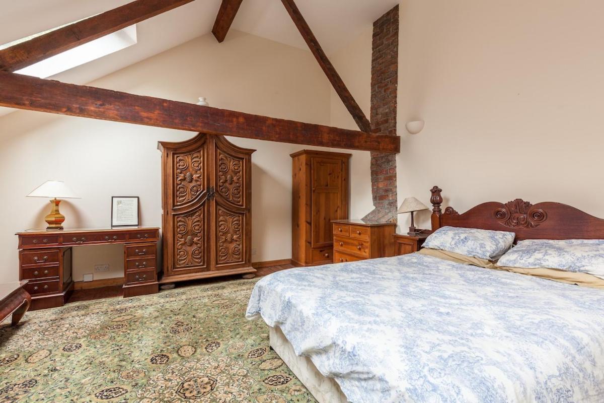 Unique Apartment with Parking - Malone - B&B