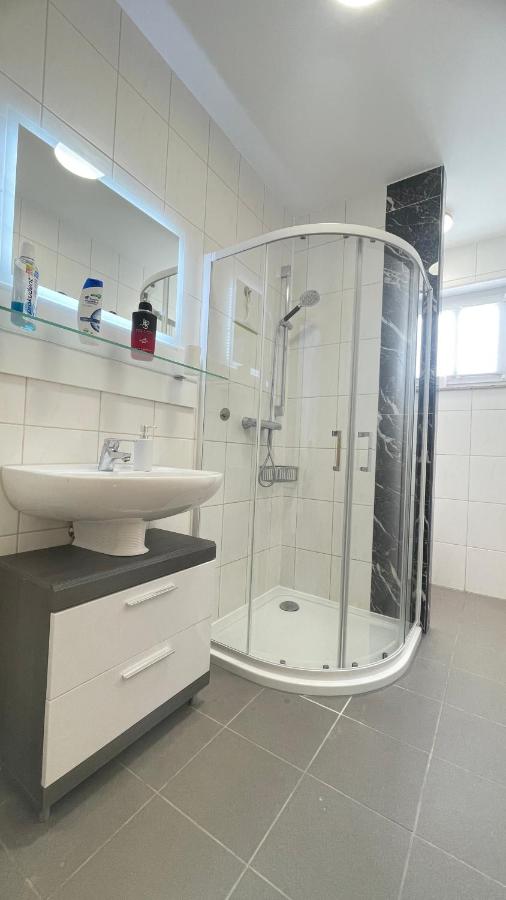 Standard Twin Room with Shared Bathroom