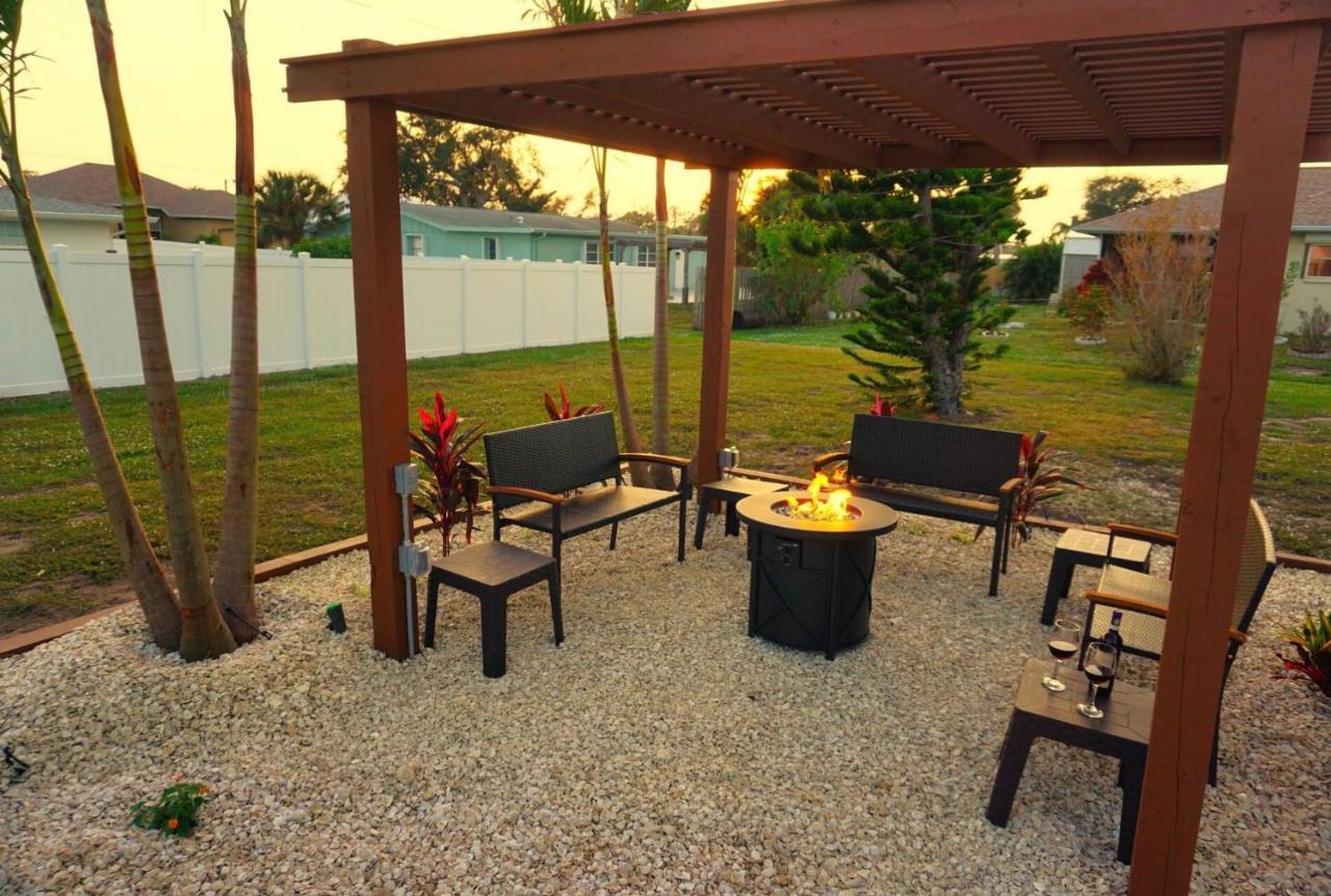 Close To Beach! 3 Bedroom 2 Bath - B&B