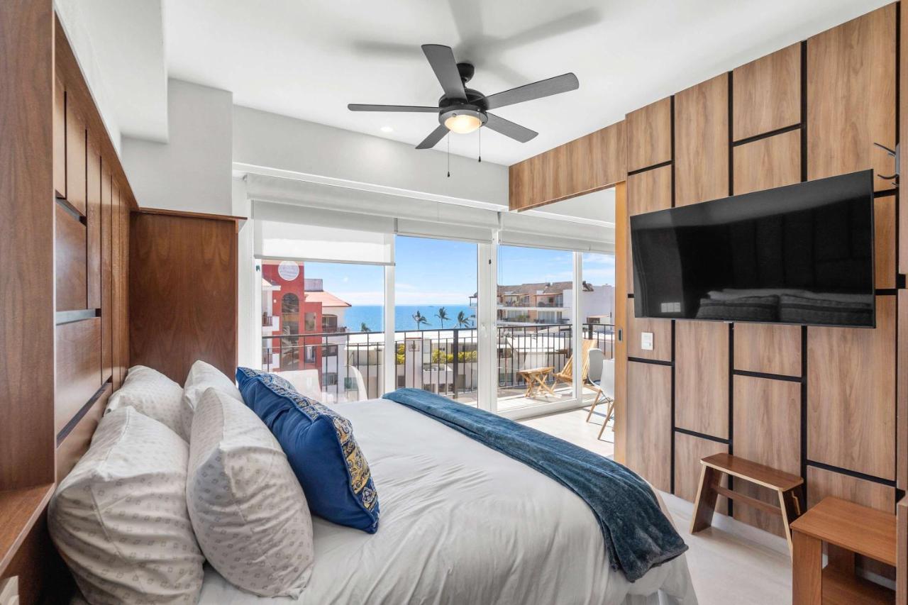 Life Bucerias - Golden Zone Condos with Pool and Gym - B&B