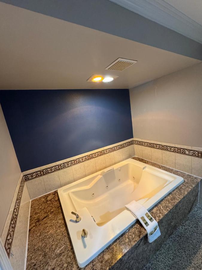 Sunset Inn & Suites - Chambres d’hôtes
