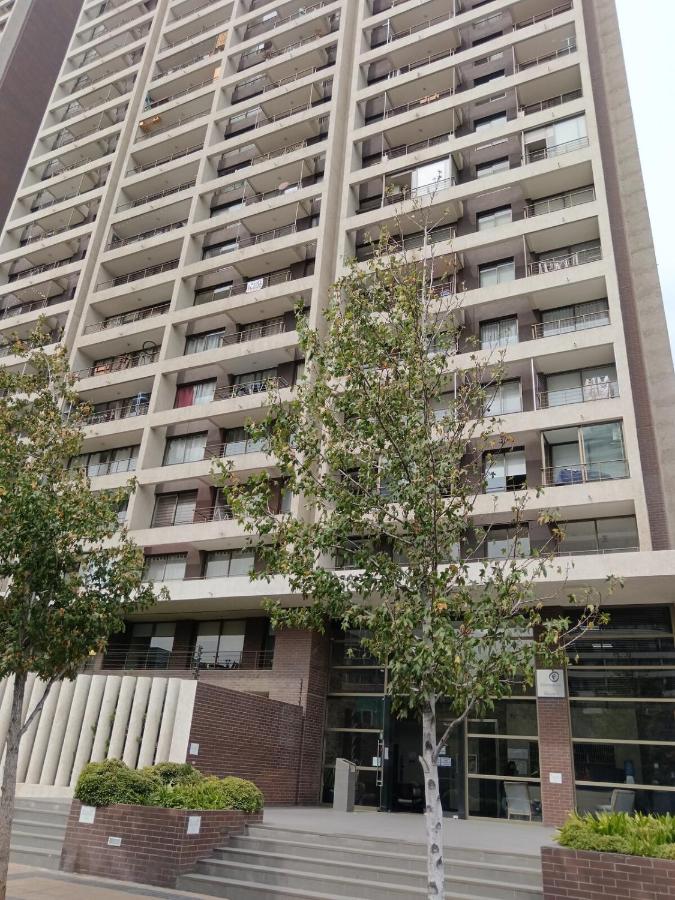 Depto tipo mariposa cercano a estación Irarrázabal, Barrio Italia, clinicas a 10 minutos del centro de santiago - B&B Santiago del Cile