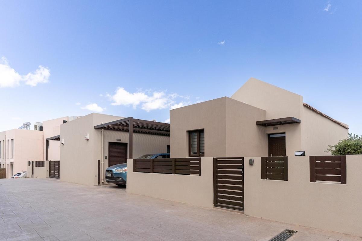 Villa Orama - Sea view with private pool - B&B Kalyves