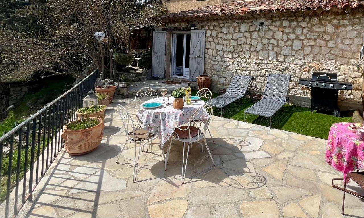 La maison d'Eddy et Caro aux Portes du Verdon - B&B