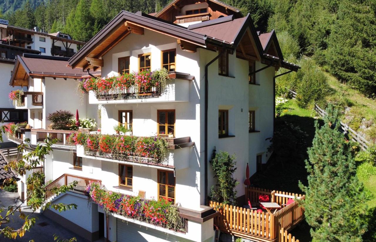 s Lois Schönes Apartment im Kaunertal - B&B