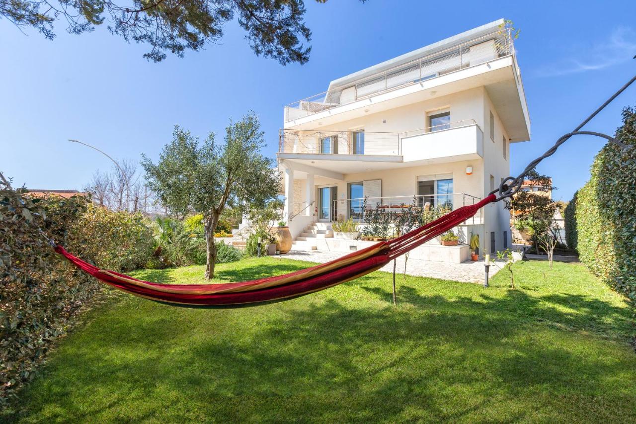 Luxury Seafront Villa with Rooftop Pool & Stunning Sea Views - B&B Fertilia