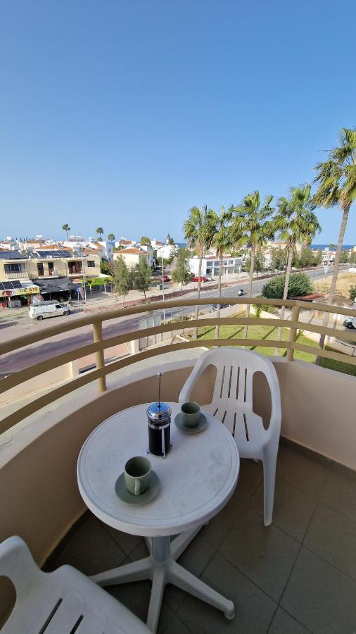 One-Bedroom Apartment with Ocean View