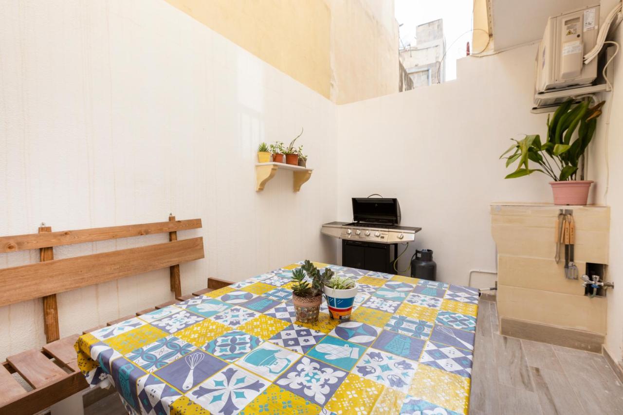 Quiet Traditional Stay - Rabat 3-Bedroom Apartment - B&B