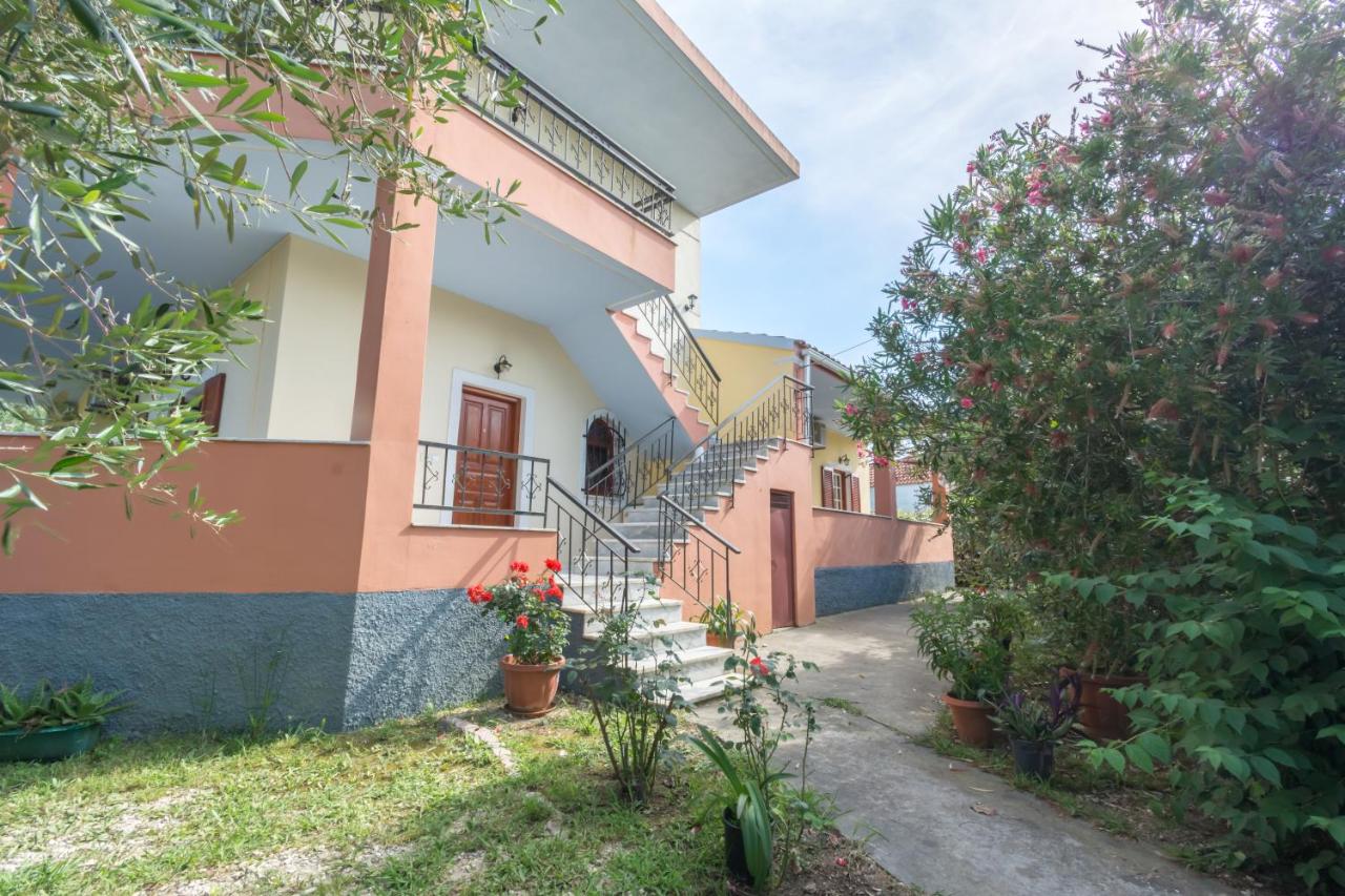 George's 3-bed Studios with Garden - B&B