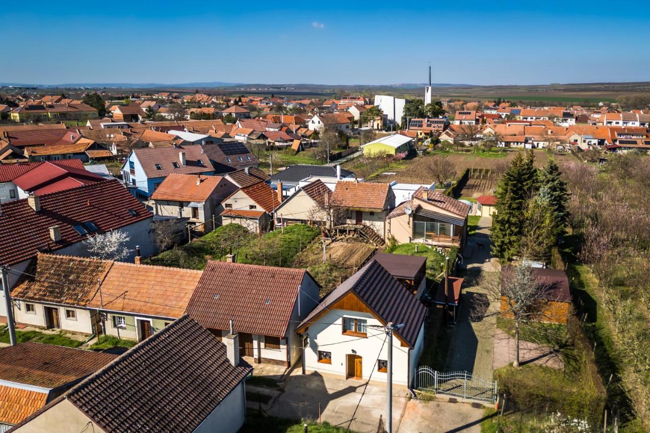 Vinoza - ubytování a vinný sklep Moravský Žižkov - Chambres d'hôtes Moravský Žižkov