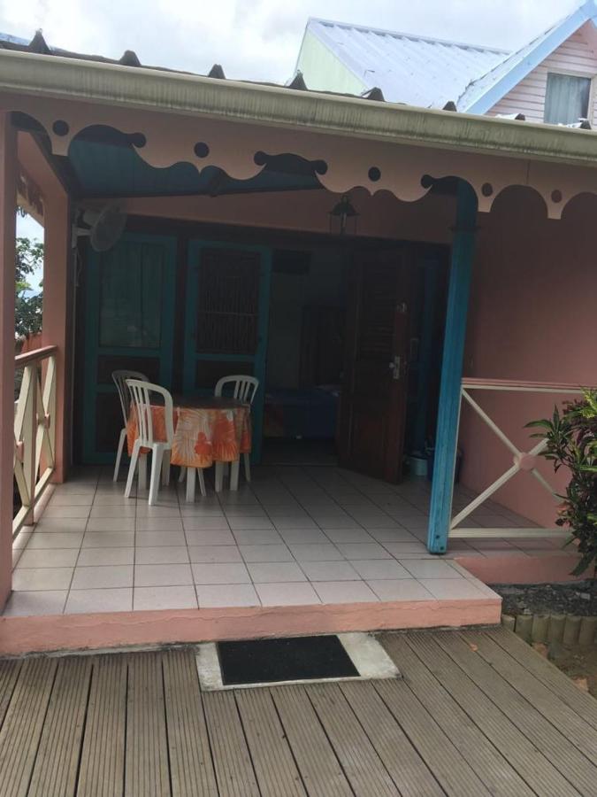 Le Pilibo, quiet, pool, beach 5 min walk - B&B Sainte-Anne