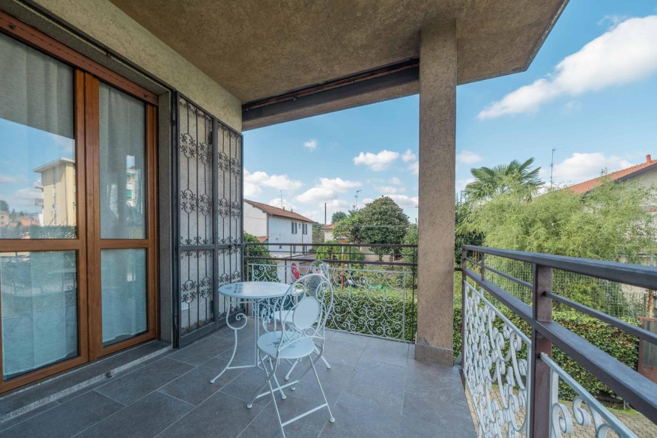 Einstein - Modern Apartment with Balcony - Ferienwohnung Somma Lombardo