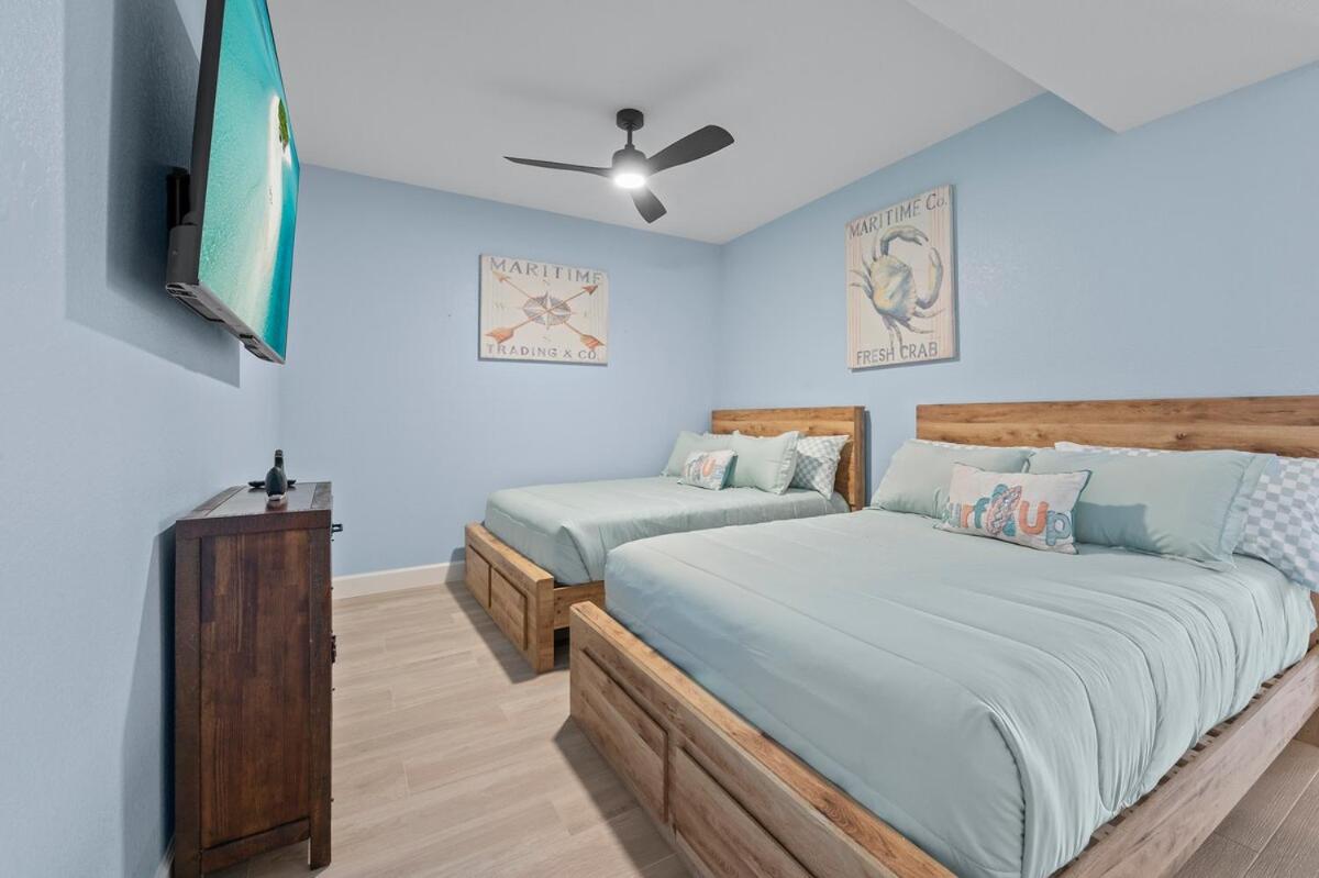 Golf Condo Views With Resort Pool and Amenities - B&B Naples