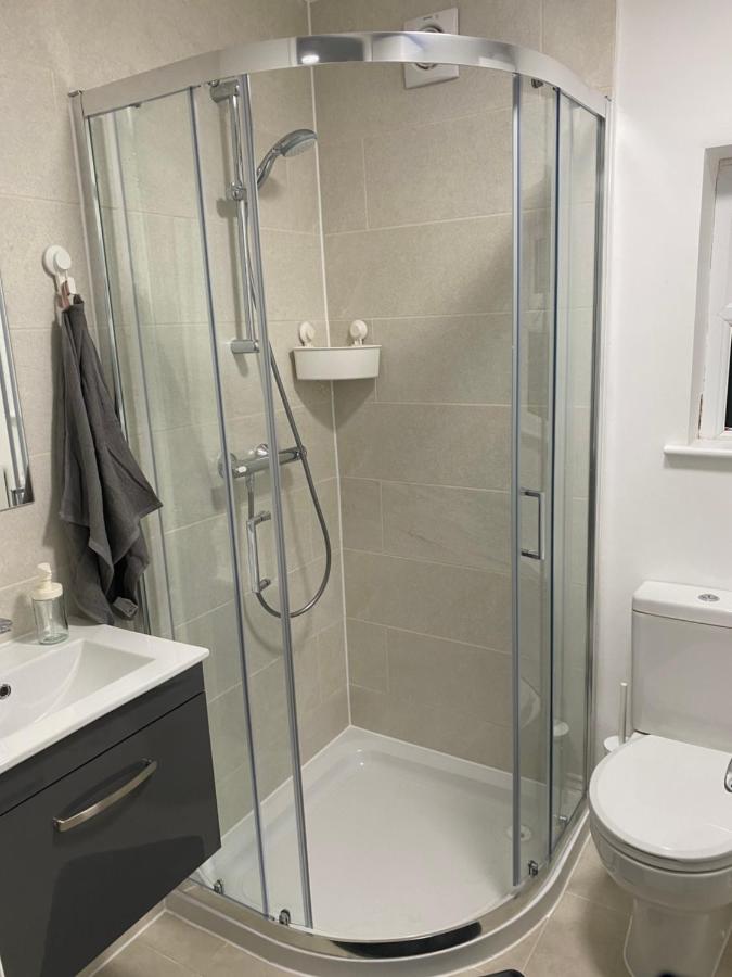 Comfy 2Bedroom apartm Wembley Stadium 9 min away - Bed and Breakfast
