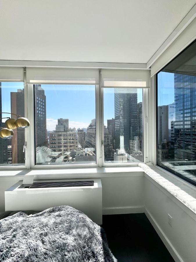 Chic Skyline 1BR Retreat - B&B