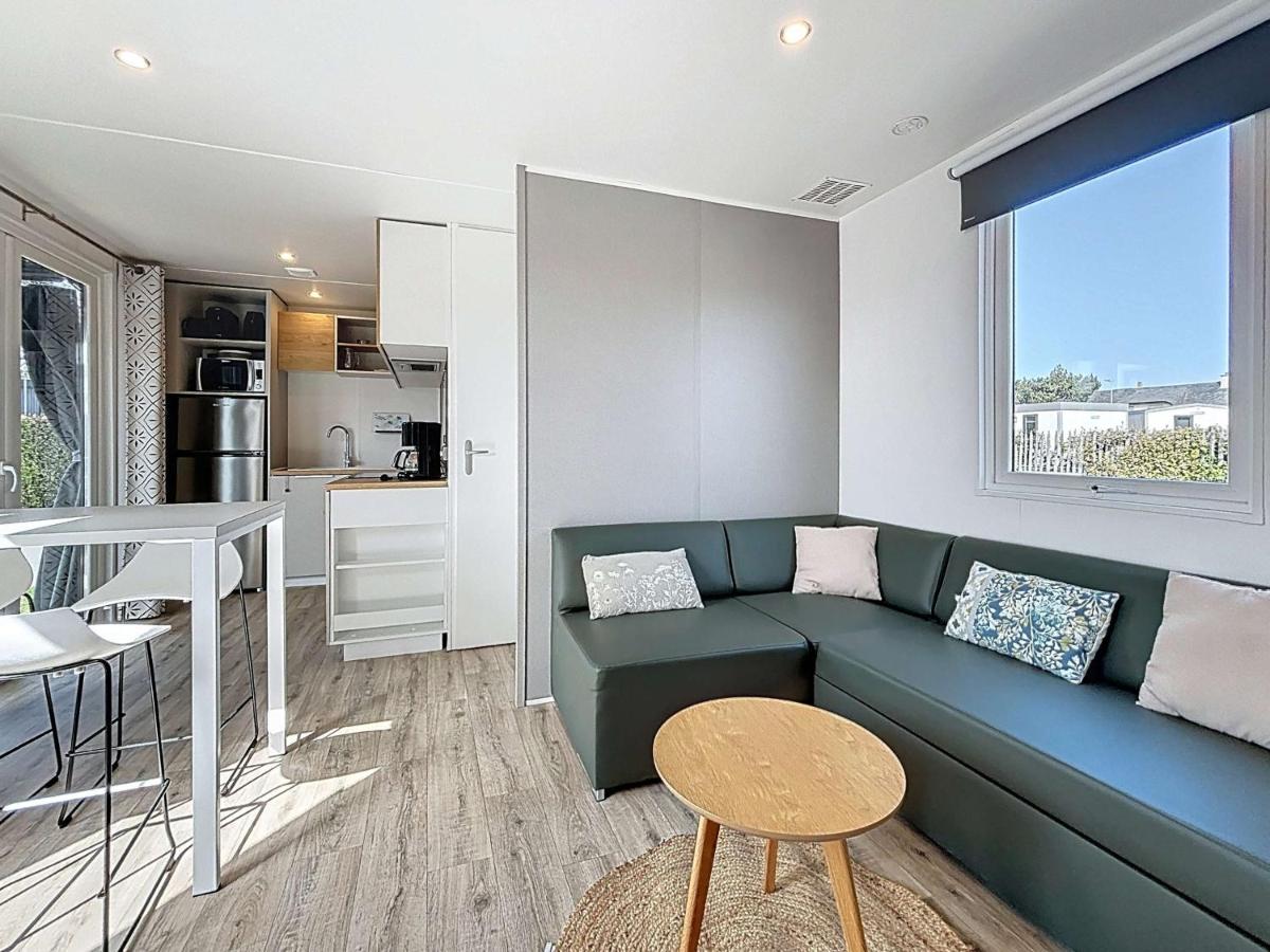 Mobil-home Grand Confort à Jullouville - Plage, Piscine Chauffée, Fitness et Parking - FR-1-361A-66 - Chambres d'hôtes Jullouville