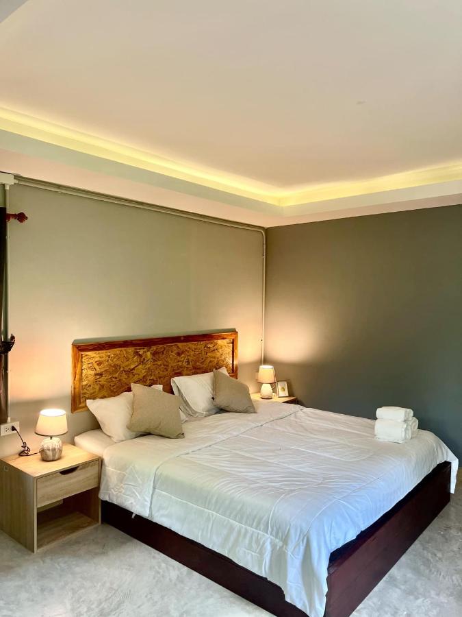 Kamer met Kingsize Bed en Uitzicht op de Tuin