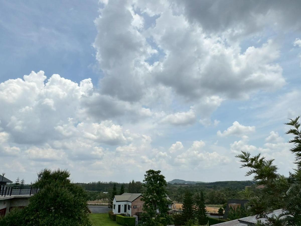 Moon Nine Village Khao Yai - B&B Ban Kut Hu Ling