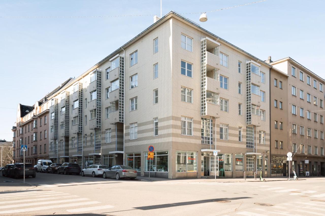 1BR City Apartment with Balcony Next to the Sea - B&B