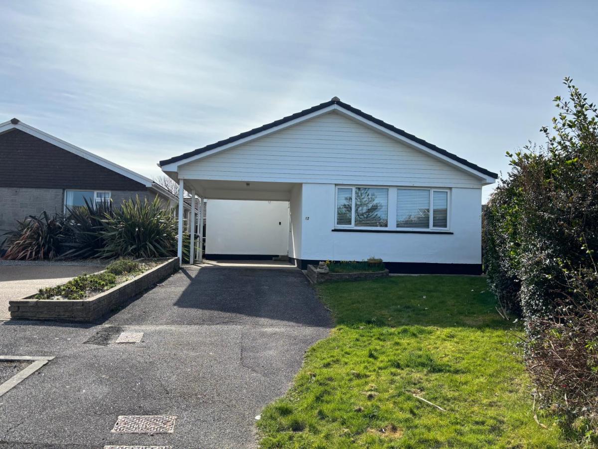 Sea View Bungalow in Carbis Bay Sleeps 6 - B&B