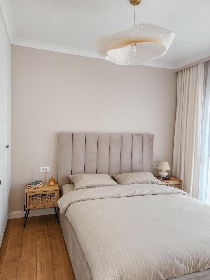 Arya Apartment Oradea - B&B